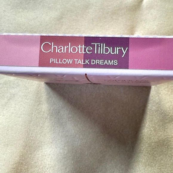 Charlotte Tilbury Eyeshadow Pallet in Pillow Talk Dreams - Picture 2 of 6
